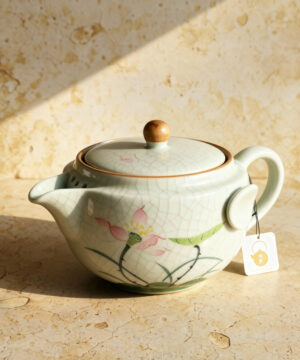 Théière en fonte Lotus peinte à la main de 150ml