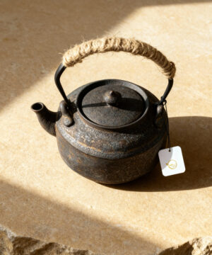 Théière japonaise en fer doré à glaçure changeante